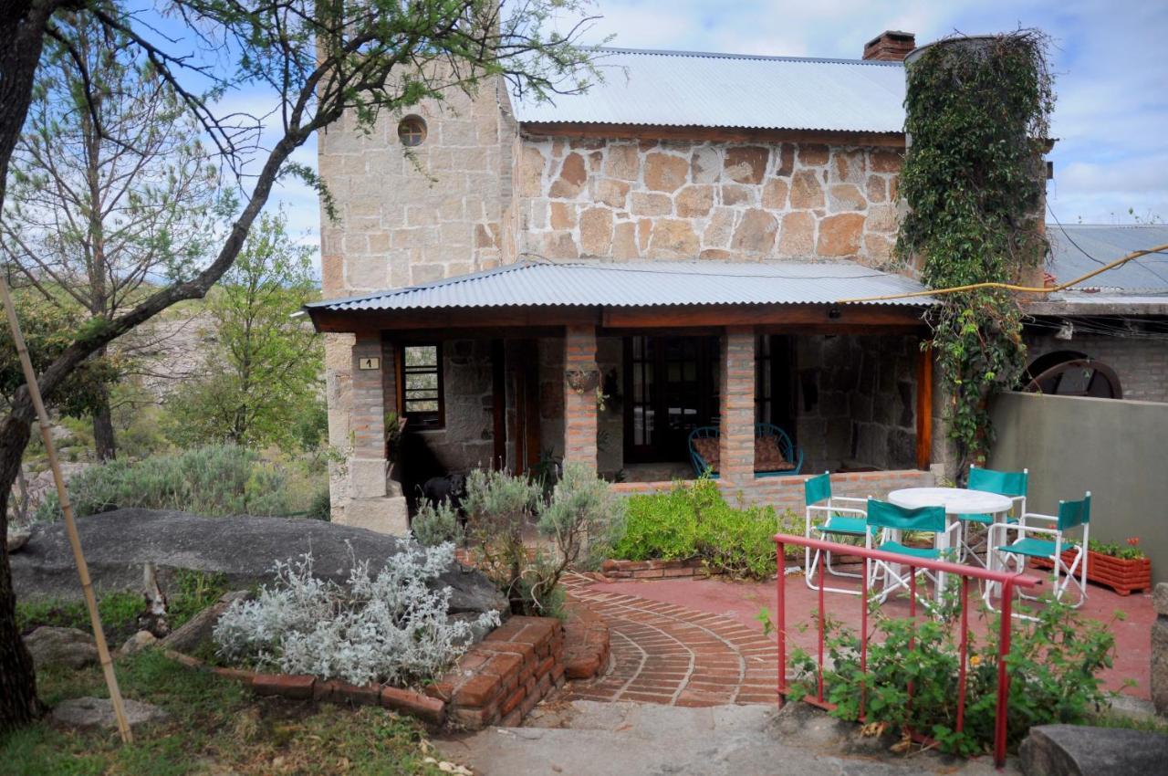La Toma Complejo De Montana - Cabanas Y Habitaciones En Hosteria Mina Clavero Eksteriør billede