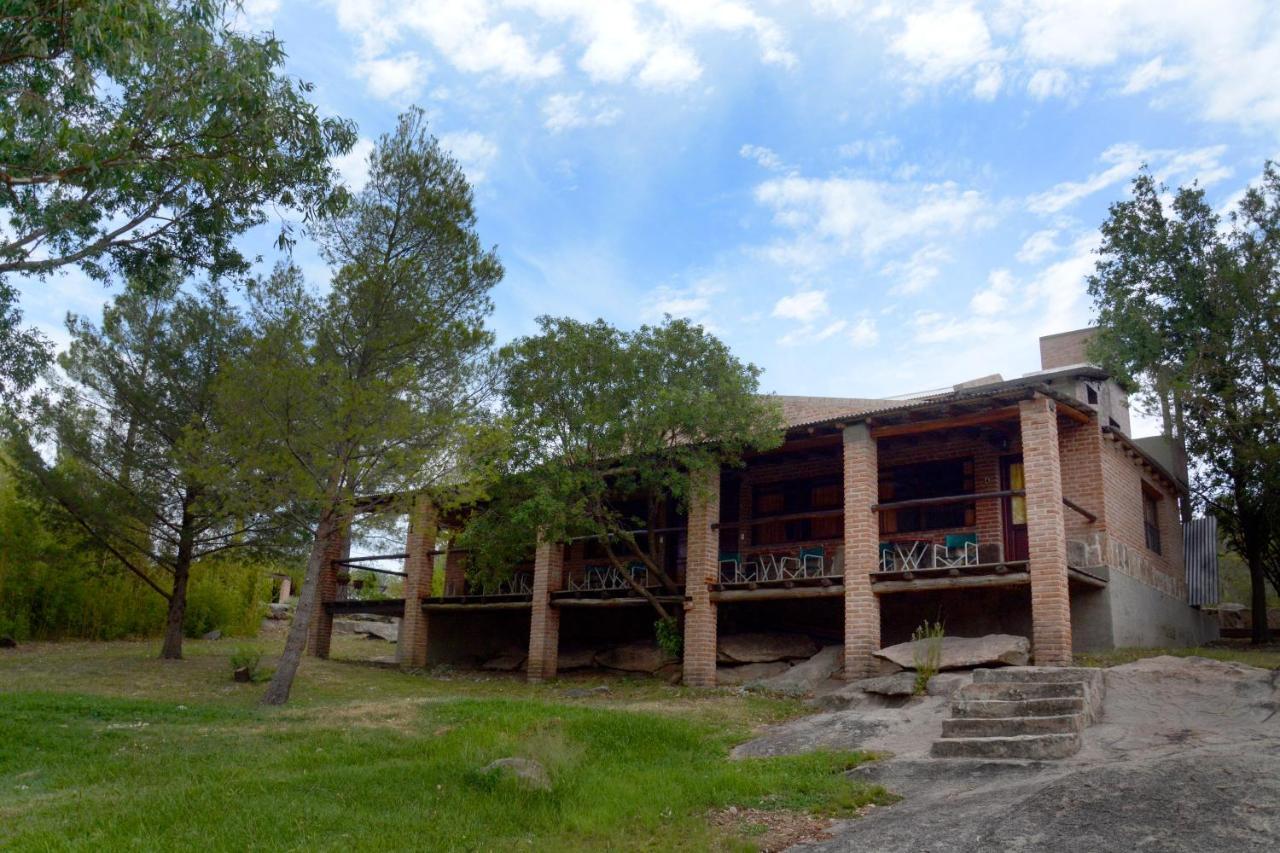 La Toma Complejo De Montana - Cabanas Y Habitaciones En Hosteria Mina Clavero Eksteriør billede