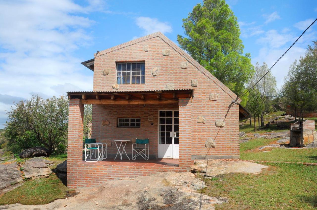 La Toma Complejo De Montana - Cabanas Y Habitaciones En Hosteria Mina Clavero Eksteriør billede